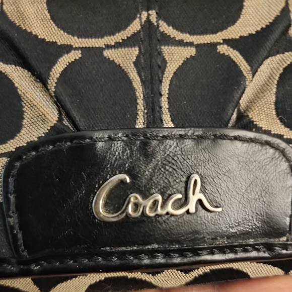 Coach CC Logo Wallet - Picture 2 of 9